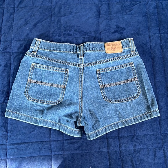 Roxy shorts, size 3 - Picture 2 of 2
